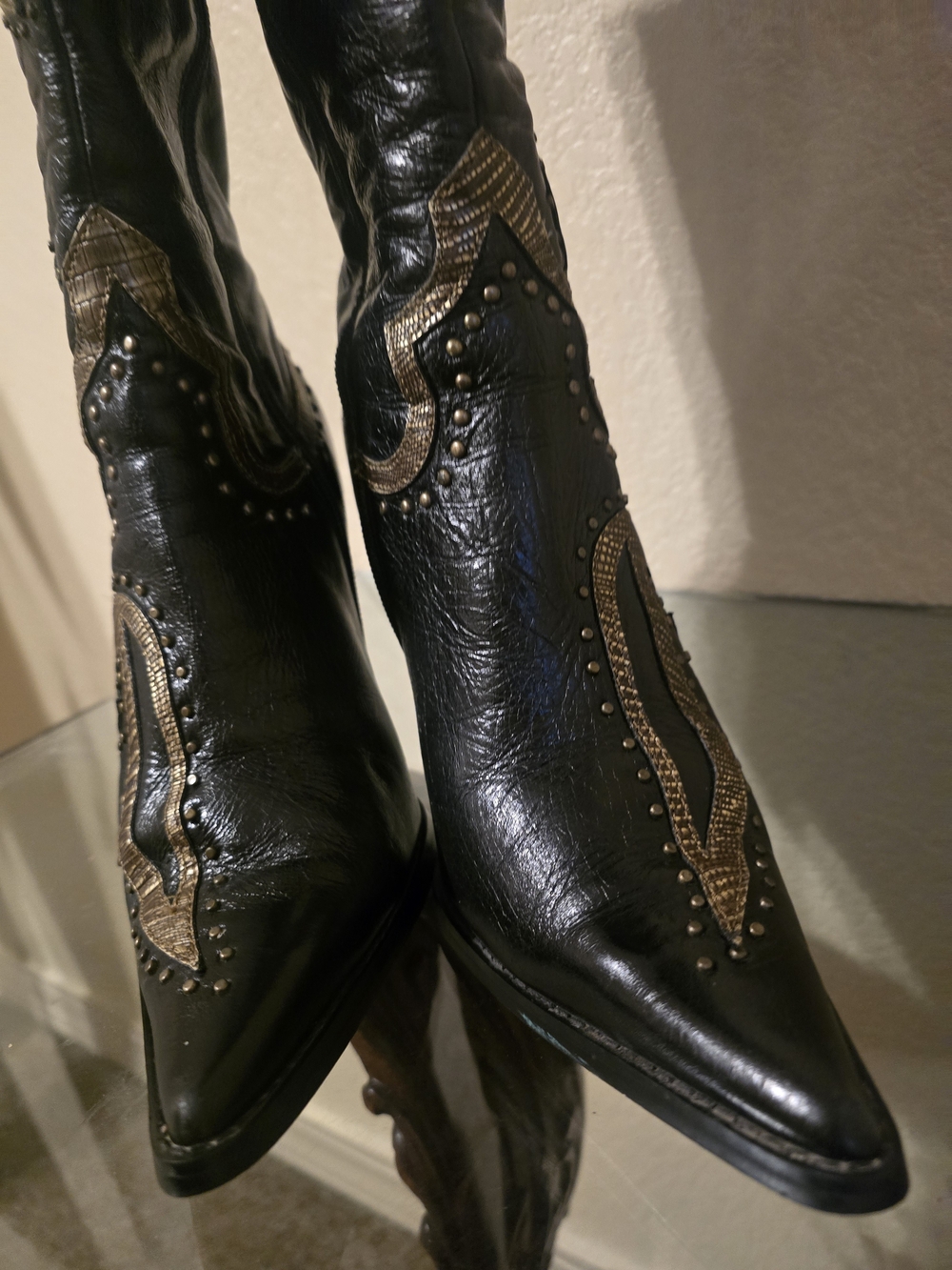 Dollhouse Sz 8 Black and Gold Embellished High-Heel Boots . - Picture 5 of 8